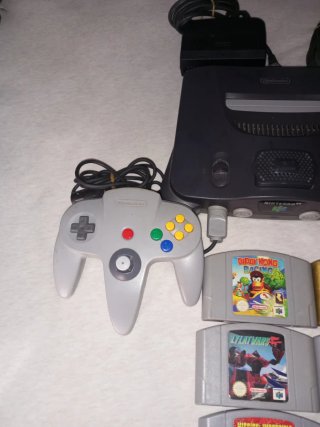 Nintendo 64 Nera con Espansione e 6 Giochi