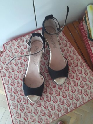 Zapatos de fiesta Pitillos negros y dorados T.38