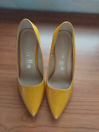 Zapatos de tacón amarillos T.36