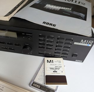 Korg M1R - Sintetizador M1 de rack/sobremesa