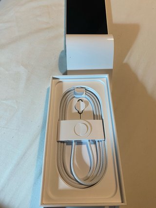 iPhone 16 128GB Blanco Sin Estrenar