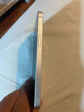 iPhone 16 128GB Blanco Sin Estrenar