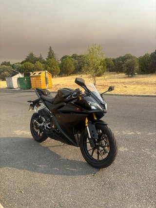 Yamaha YZF R125 Negra