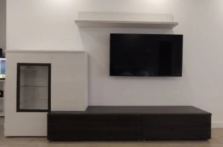 Mueble TV con vitrina y estantería