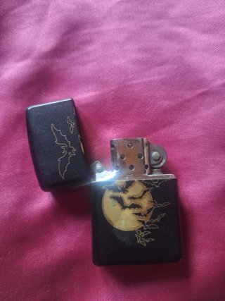 Zippo Negro Murciélagos Luna