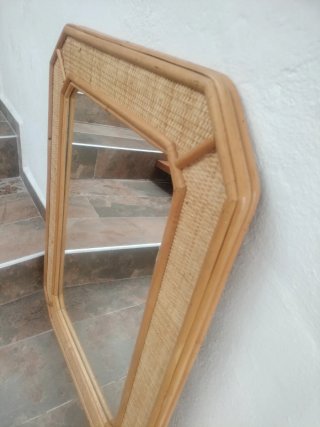 Espejo de mimbre octogonal