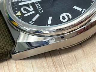 Reloj Citizen AW1571-09E Negro y Verde Militar