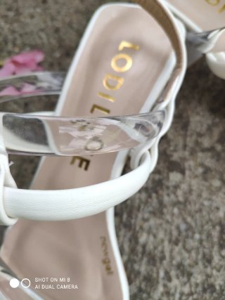 Sandalias Lodilove Blancas Mujer