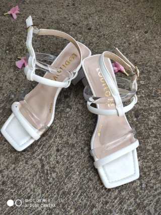 Sandalias Lodilove Blancas Mujer