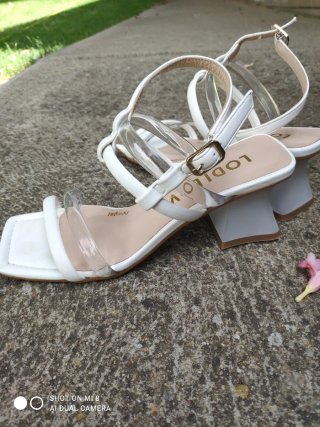 Sandalias Lodilove Blancas Mujer