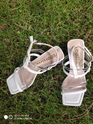Sandalias Lodilove Blancas Mujer