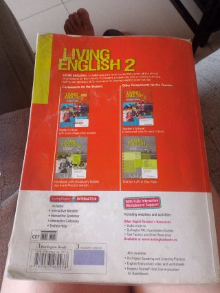 Living English 2 Bachillerato. Student's book