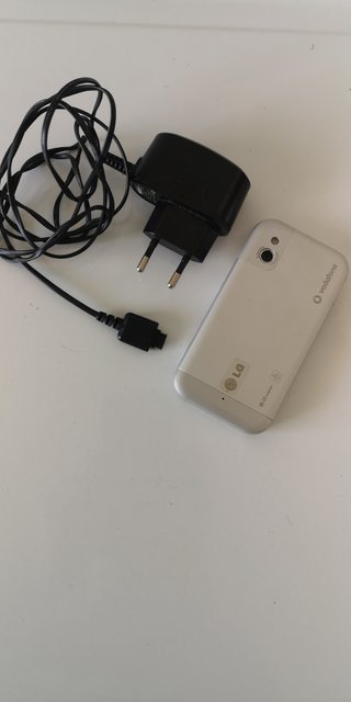 LG Mini Argento - Caricatore Incluso
