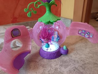 Casa Trolls Poppy
