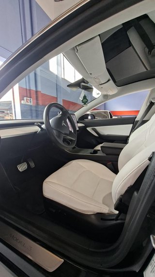 TESLA MODEL 3 - IMPECABLE