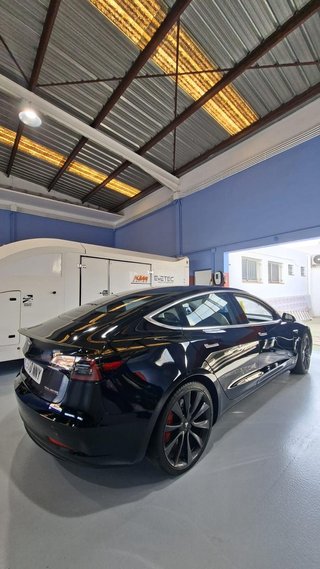 TESLA MODEL 3 - IMPECABLE