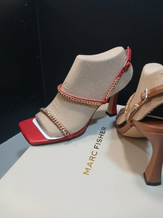 Talla 36 y 36,5 Sandalias Marc Fisher Tacón