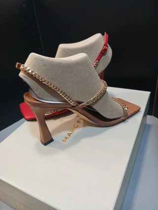 Talla 36 y 36,5 Sandalias Marc Fisher Tacón