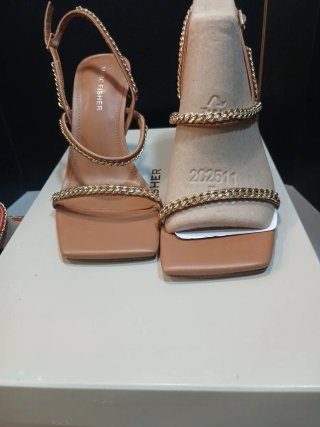 Talla 36 y 36,5 Sandalias Marc Fisher Tacón