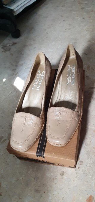 Zapatos  Beige Mujer Talla 40. Cómodos