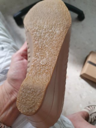 Zapatos  Beige Mujer Talla 40. Cómodos