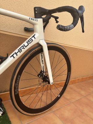 Bicicleta Thrust Carretera Disco (Talla 54)