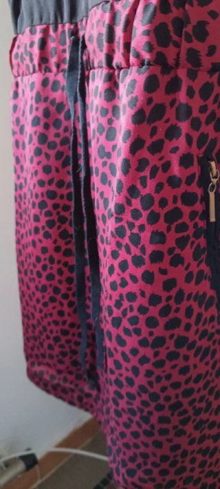 Vestido corto sin mangas de estilo casual.