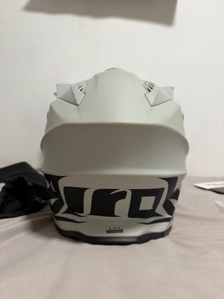 Casco Airoh Commander L