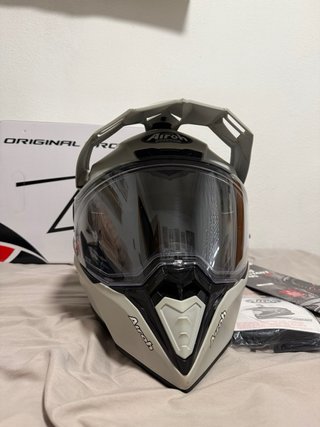 Casco Airoh Commander L