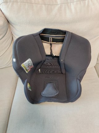 Silla de coche Nuna Rebl con base giratoria