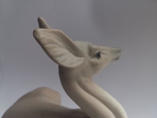 CIERVA FIGURA DE PORCELANA