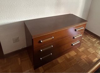 Cómoda de madera con 3 cajones