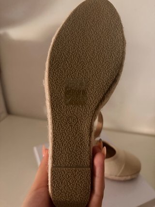 Tacones cuña beige talla 36 nuevos