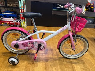 Bicicleta infantil Btwin rosa y blanca