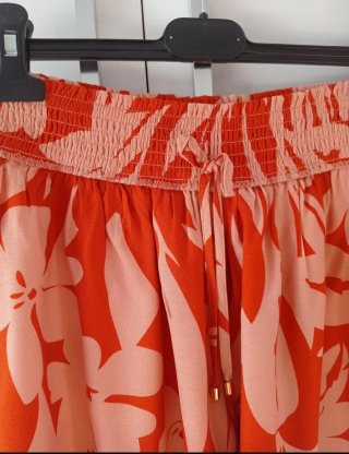 Short pantalón corto fluido talla M