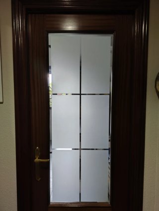 Puerta Sapelli doble y normal acristalada