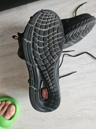 Zapatos de seguridad HOLEX negros y rojos