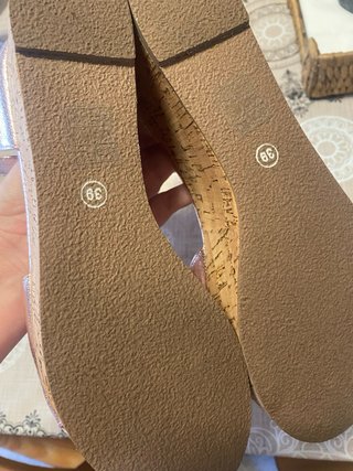 Sandalias rosas con lazo brillante