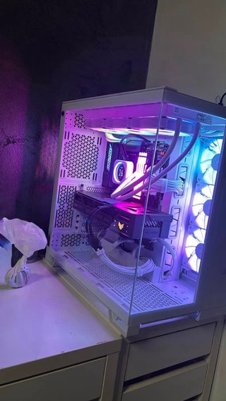 PC Gaming ASUS Blanco y Negro