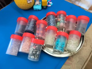 Bolitas y abalorios para pulseras