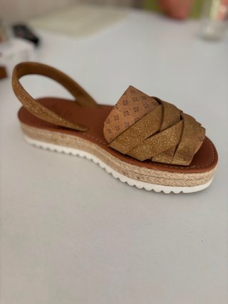 Sandalias POPA Marrón y Dorado