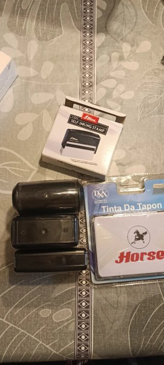 Lote de 3 sellos  y 1 tinta Horse