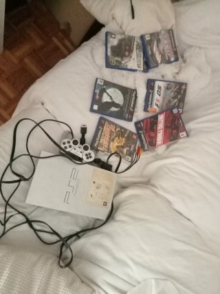 PlayStation 2 Blanca + 6 Juegos