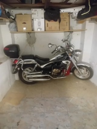 Wildlander 125 Cruiser Roja y Plateada