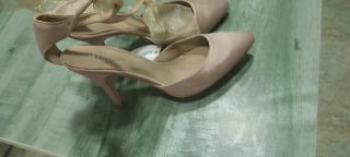 Zapatos de tacón beige/rosa con lazo