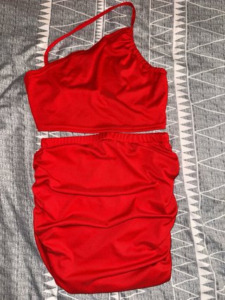 Conjunto Shein Top y Falda Rojo Talla M