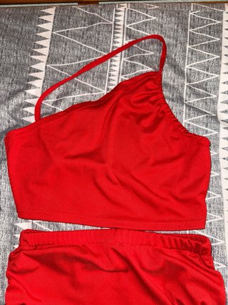 Conjunto Shein Top y Falda Rojo Talla M