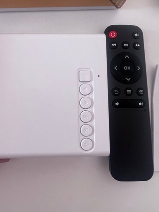 Mini proyector LED multimedia