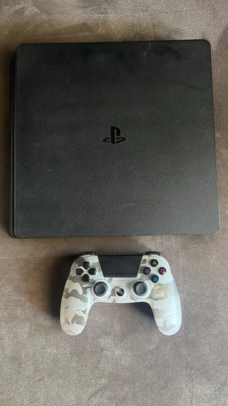 PlayStation 4 PS4 Slim 500Gb v13.02 Como nueva