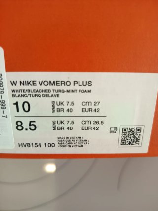 Nike Vomero Plus talla 42 Blanco/Verde Menta